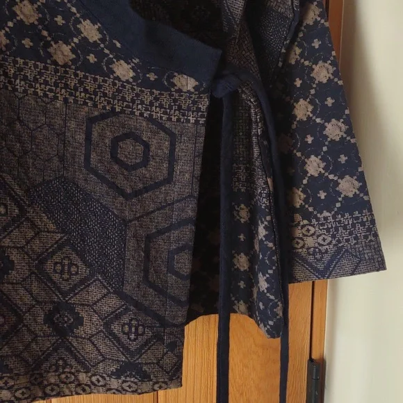 Eastern Serenity Kimono Wrap Jacket - Picture 2 of 5